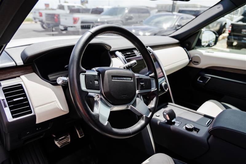 Used 2022 Land Rover Discovery S R-Dynamic AWD/4WD image 12