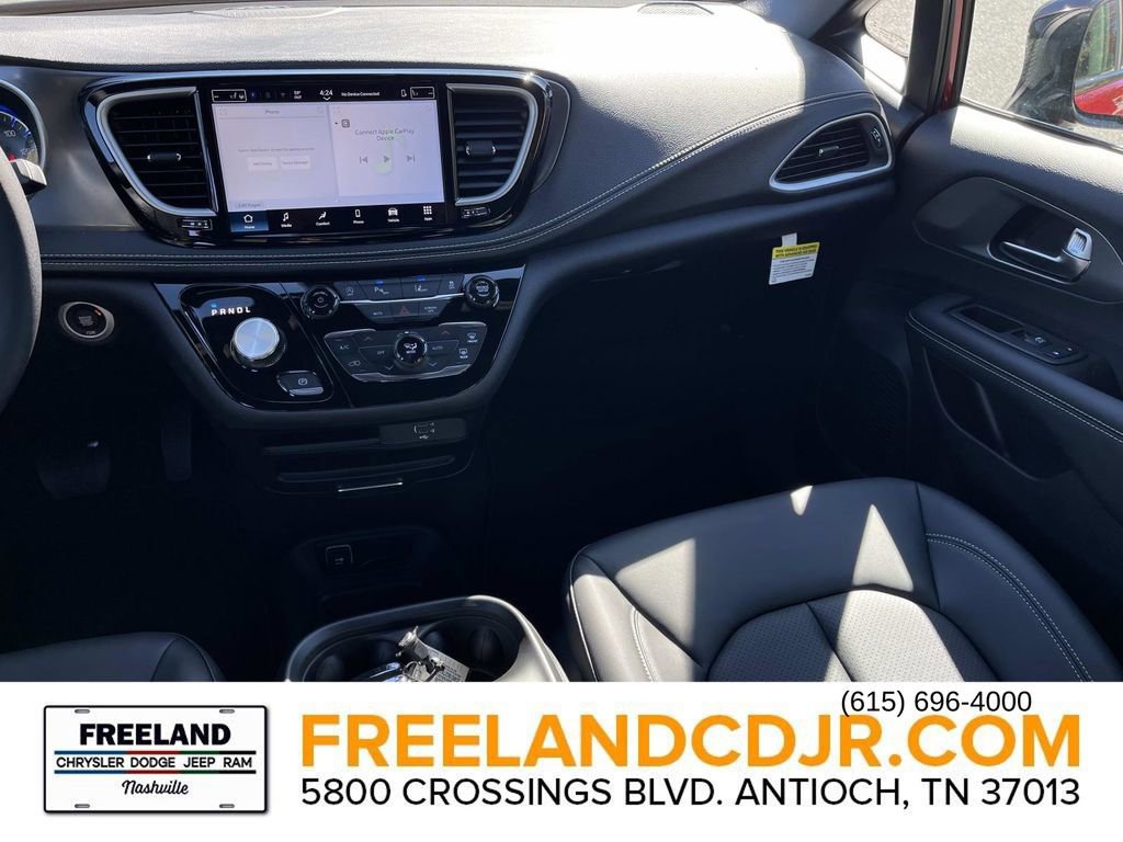 New 2026 Chrysler Pacifica Select image 15