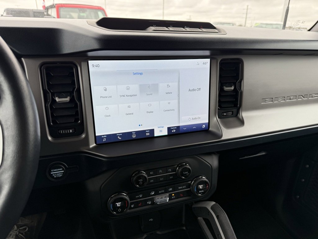 Used 2021 Ford Bronco Outer Banks image 11