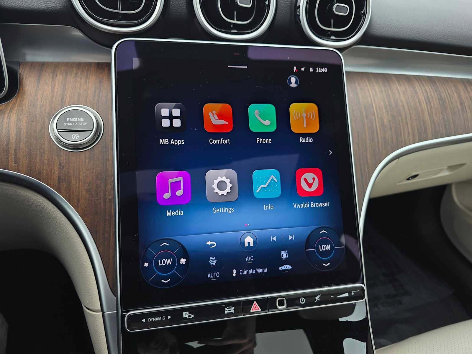 Used 2025 Mercedes-Benz C 300 Sedan image 26