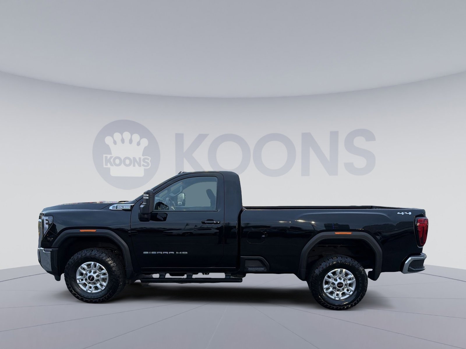 Used 2024 GMC Sierra 2500 SLE w/ SLE Convenience Package image 2