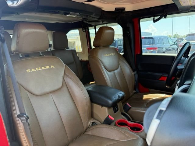 Used 2014 Jeep Wrangler Unlimited Sahara w/ Max Tow Package AWD/4WD image 23