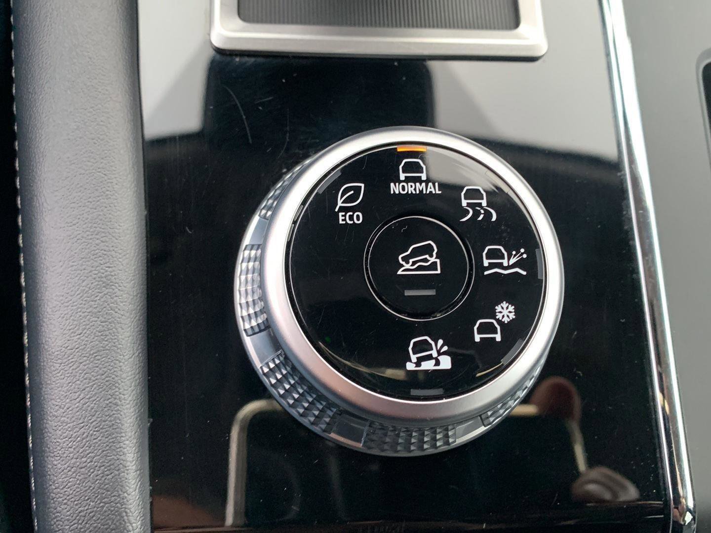 Used 2024 Mitsubishi Outlander SE image 11