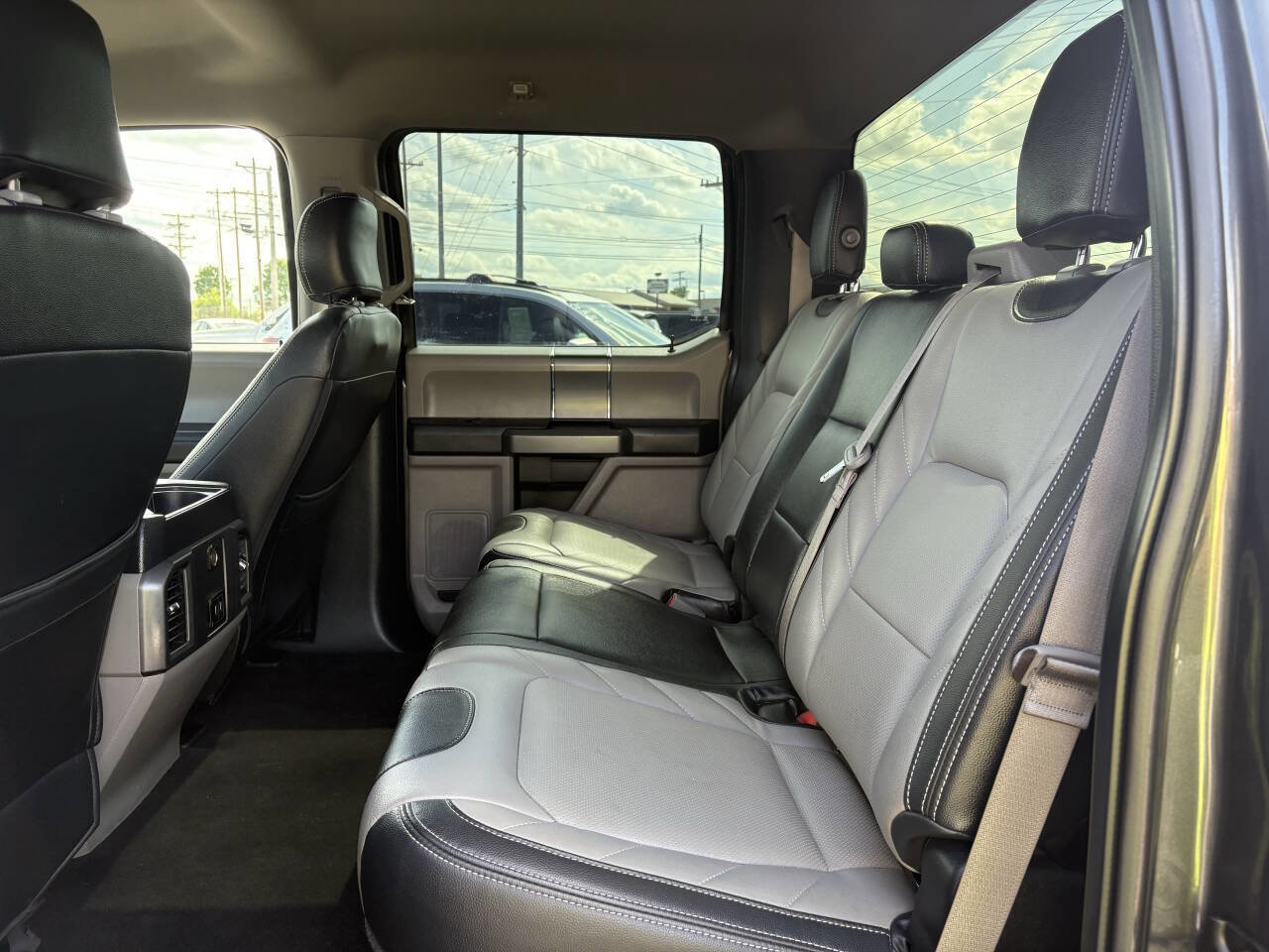 Used 2018 Ford F150 XLT w/ Equipment Group 302A Luxury AWD/4WD image 16