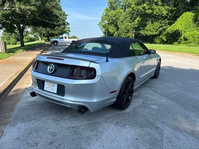 Used 2014 Ford Mustang Convertible RWD image 7