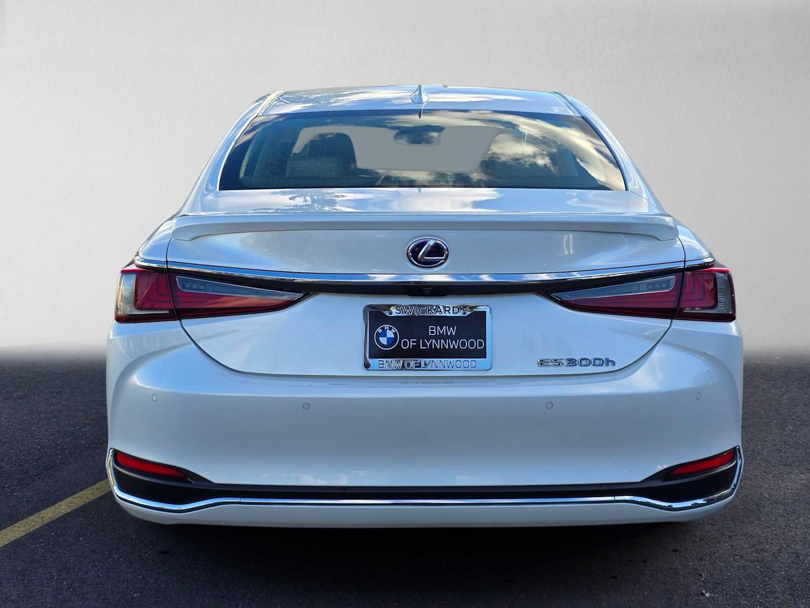 Used 2019 Lexus ES 300h w/ Premium Package FWD image 4