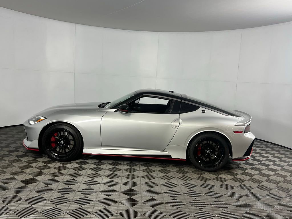Used 2025 Nissan Z NISMO w/ Floor Mat Package image 9