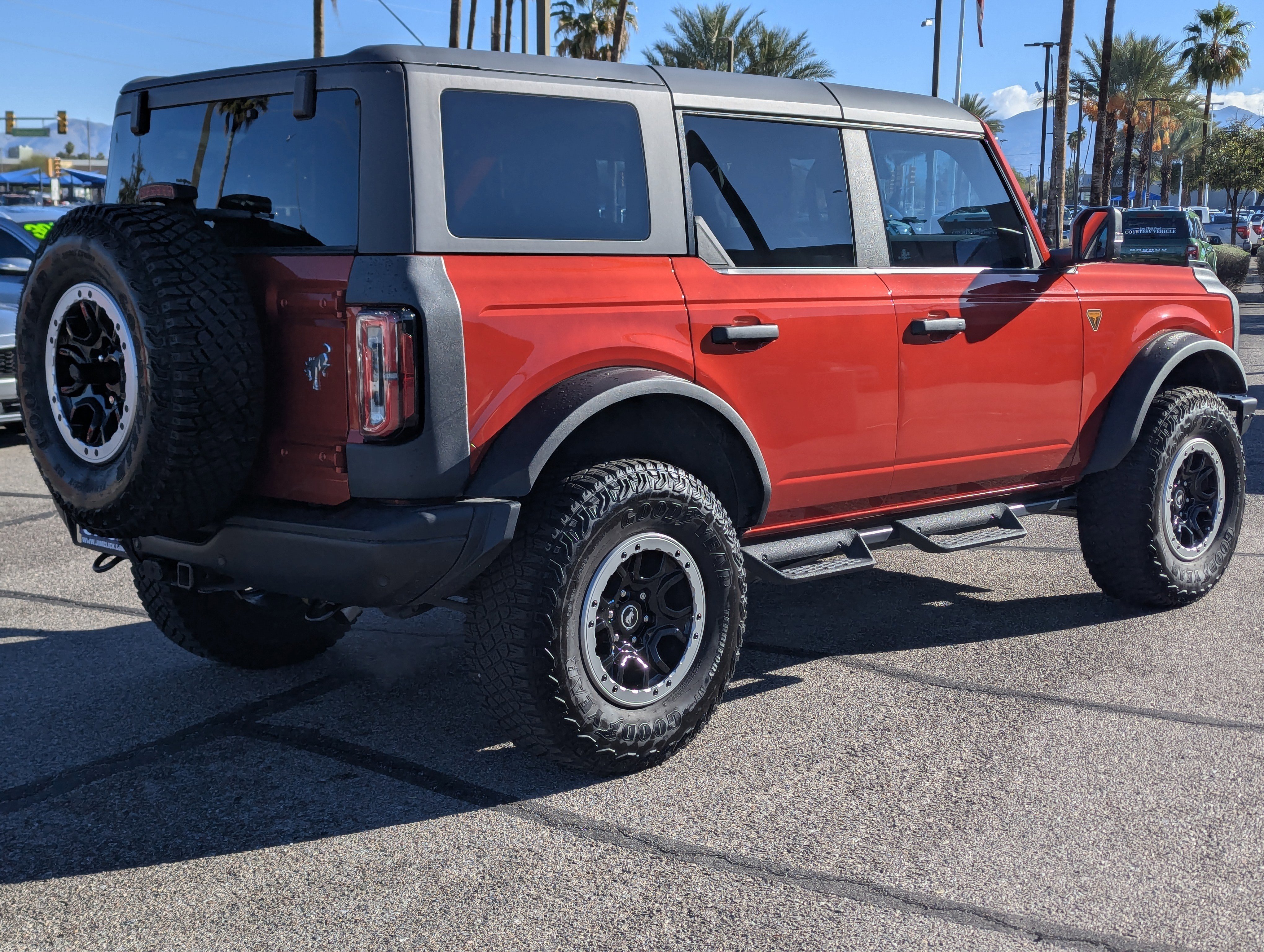Used 2023 Ford Bronco Badlands image 2
