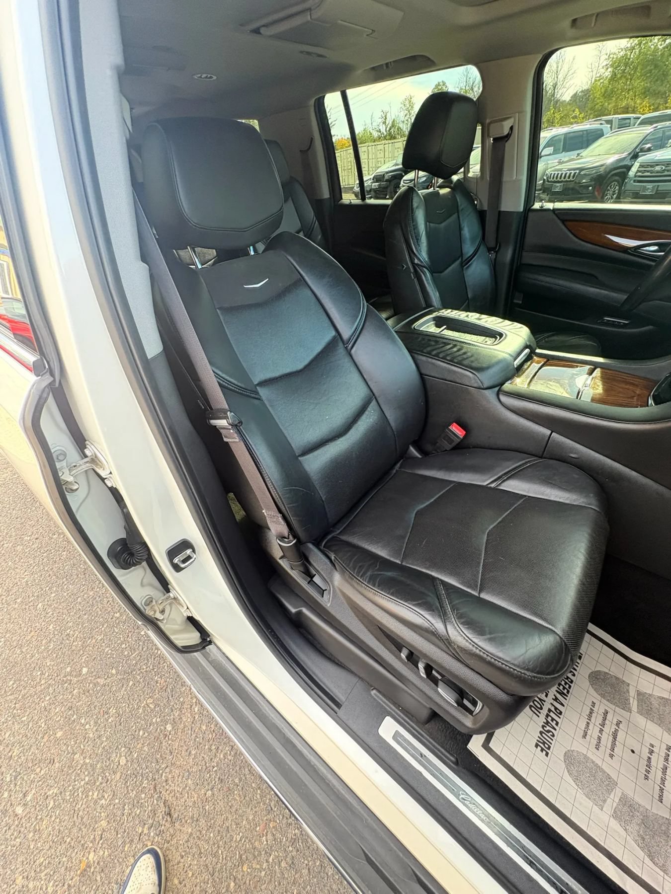 Used 2015 Cadillac Escalade ESV Luxury AWD/4WD image 33