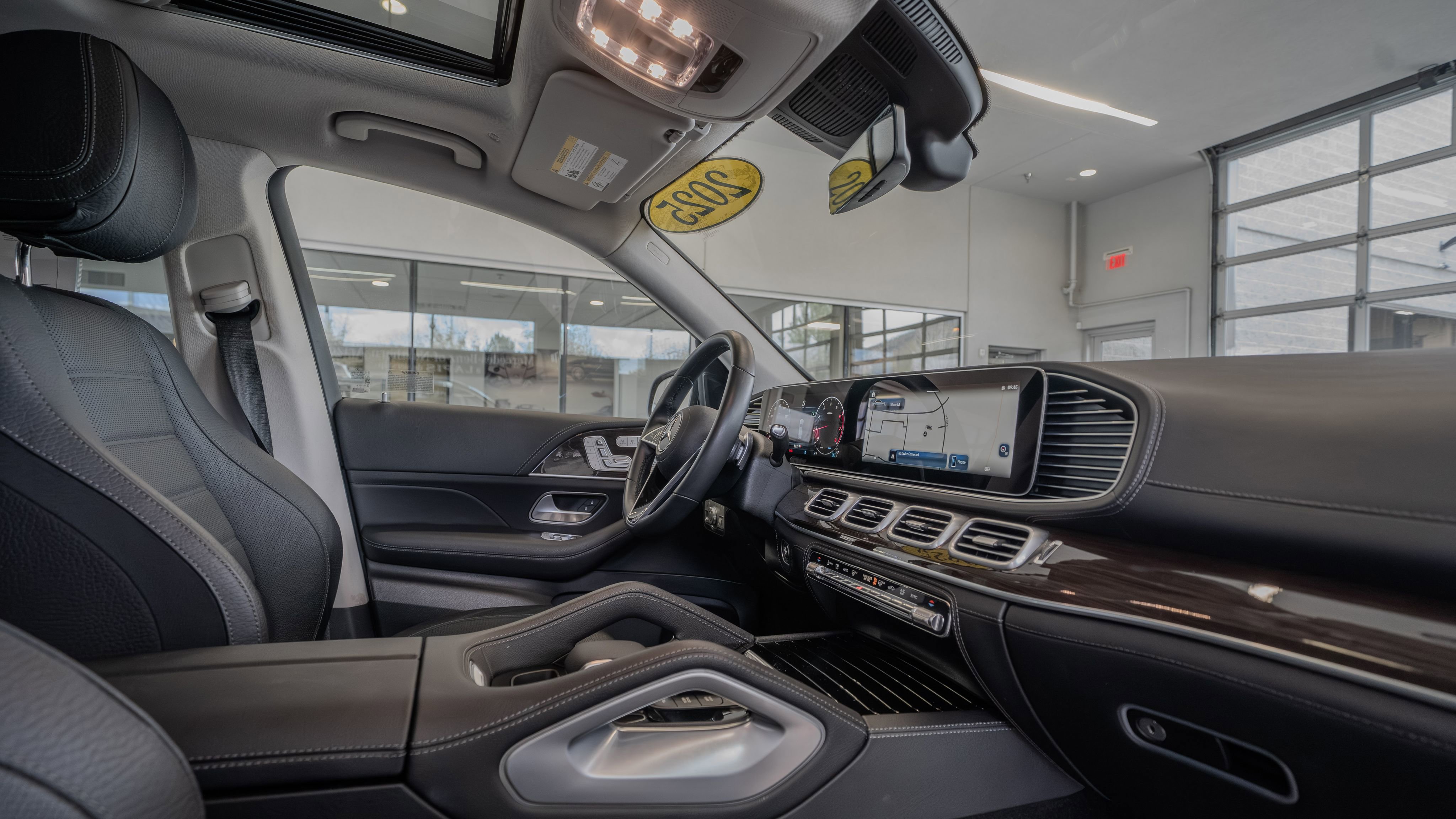 Certified 2025 Mercedes-Benz GLE 450 4MATIC image 17