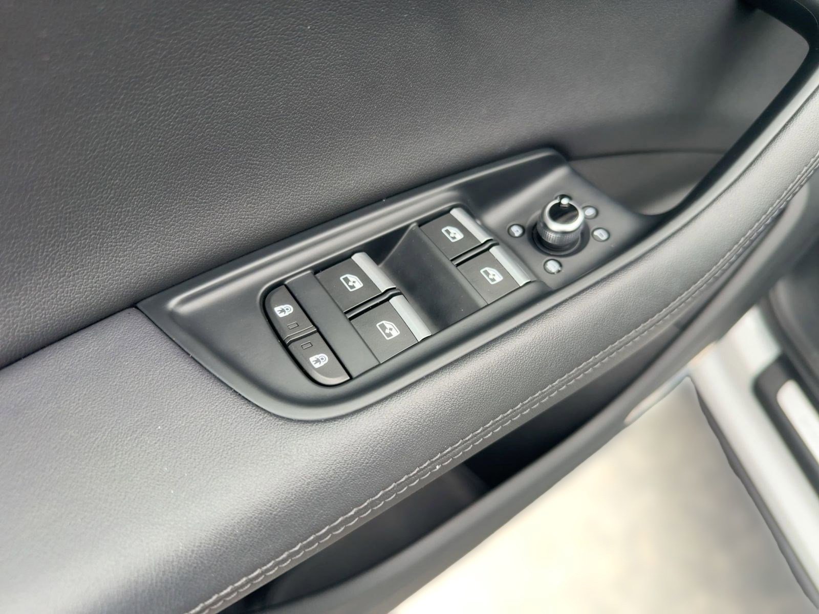 Used 2024 Audi Q7 3.0T Premium Plus image 21