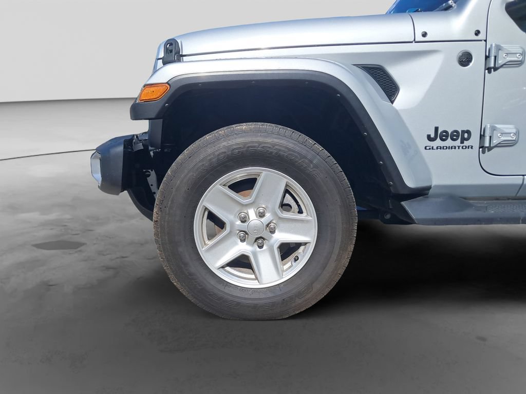 Used 2022 Jeep Gladiator Sport AWD/4WD image 9