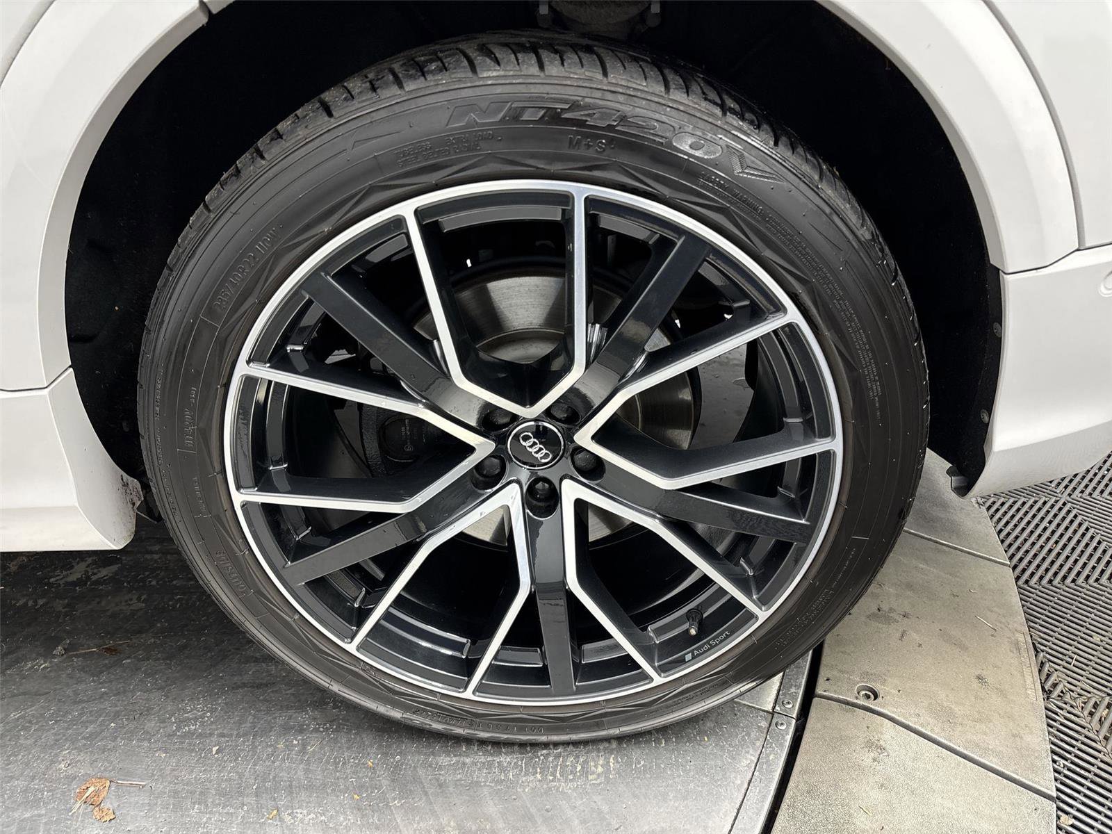 Used 2020 Audi SQ8 Prestige w/ Prestige Package image 27