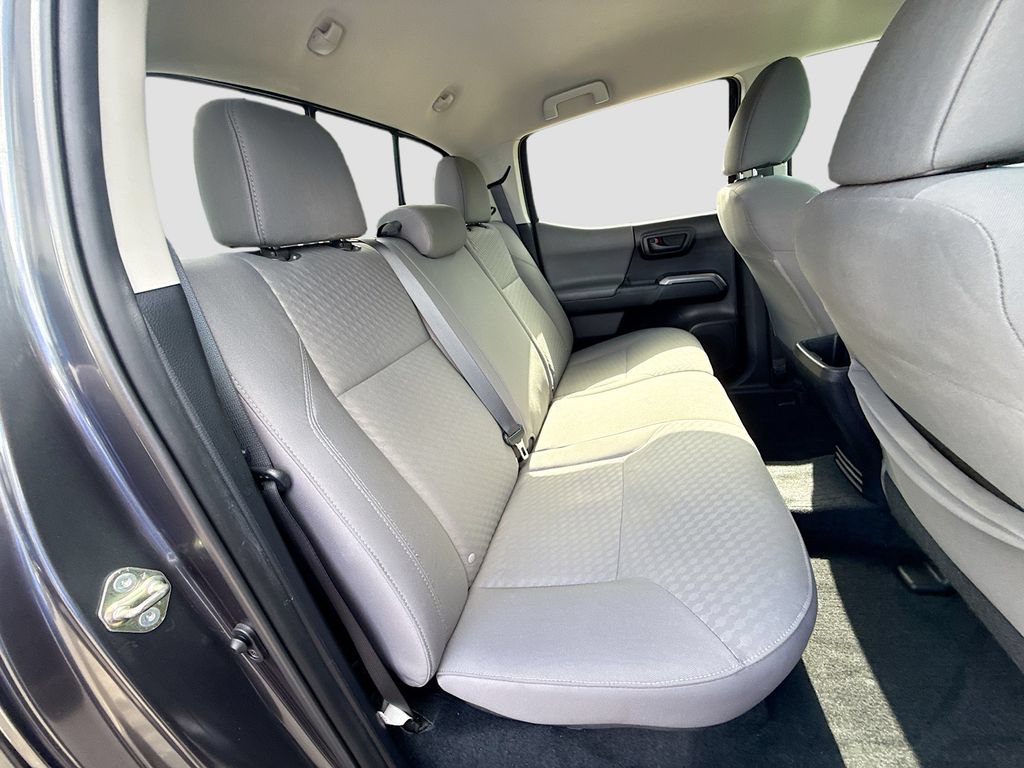 Used 2020 Toyota Tacoma SR5 RWD image 31