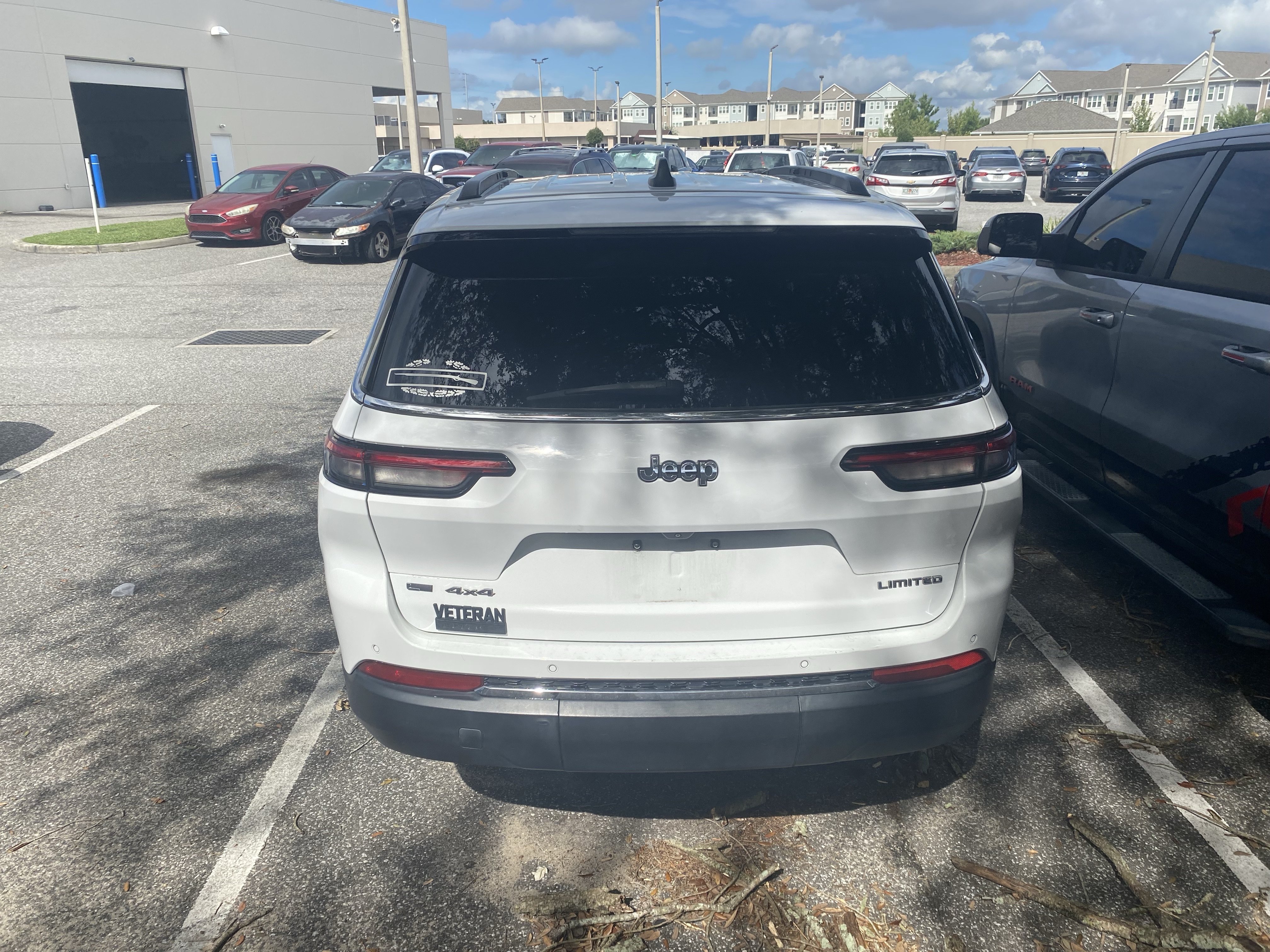 Used 2021 Jeep Grand Cherokee L Limited AWD/4WD image 9