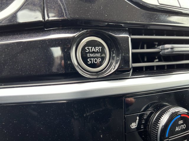 Used 2024 Nissan Pathfinder SL FWD image 17
