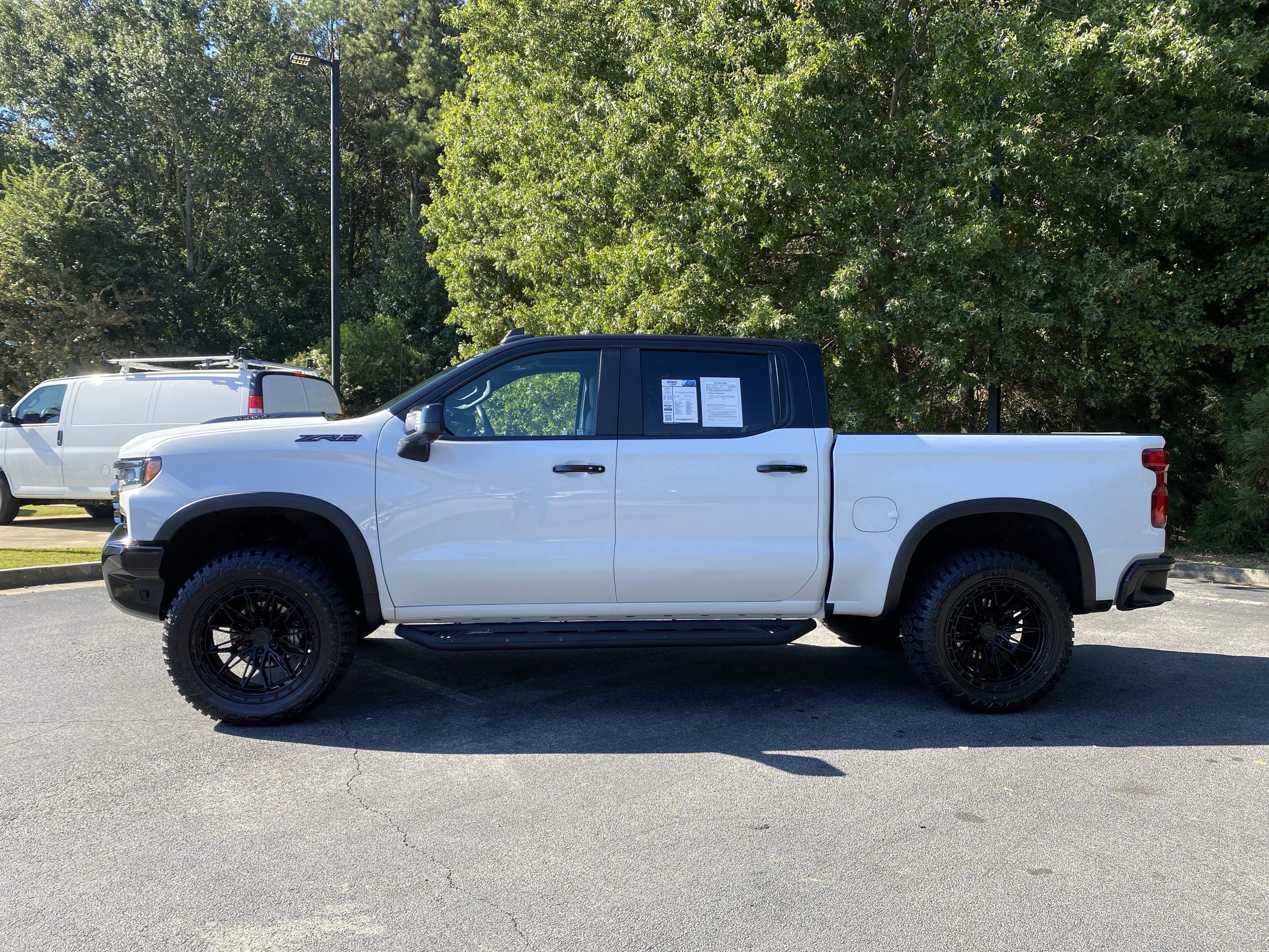 Used 2024 Chevrolet Silverado 1500 ZR2 w/ Technology Package AWD/4WD image 6