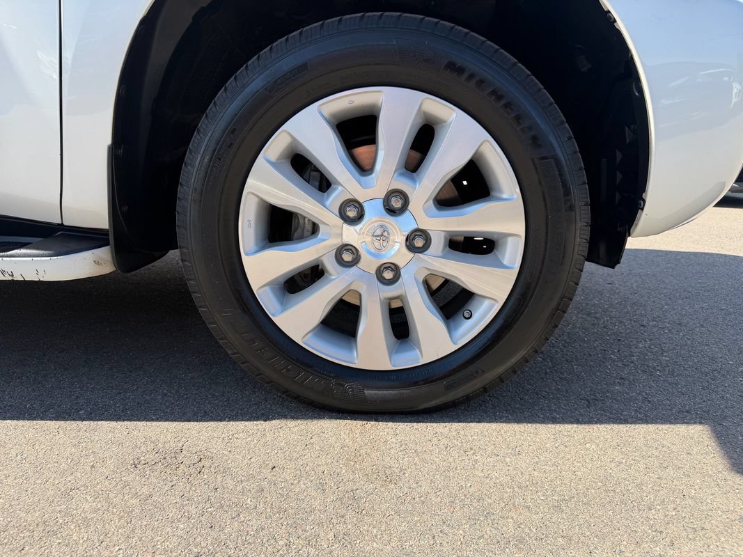 Used 2018 Toyota Sequoia Platinum AWD/4WD image 50