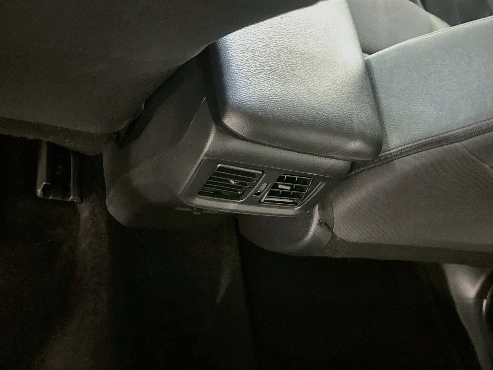 Used 2025 Toyota RAV4 LE AWD/4WD image 28