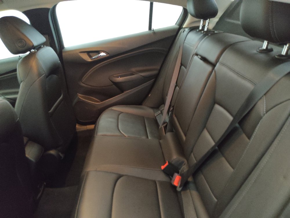 Used 2018 Chevrolet Cruze Premier FWD image 18