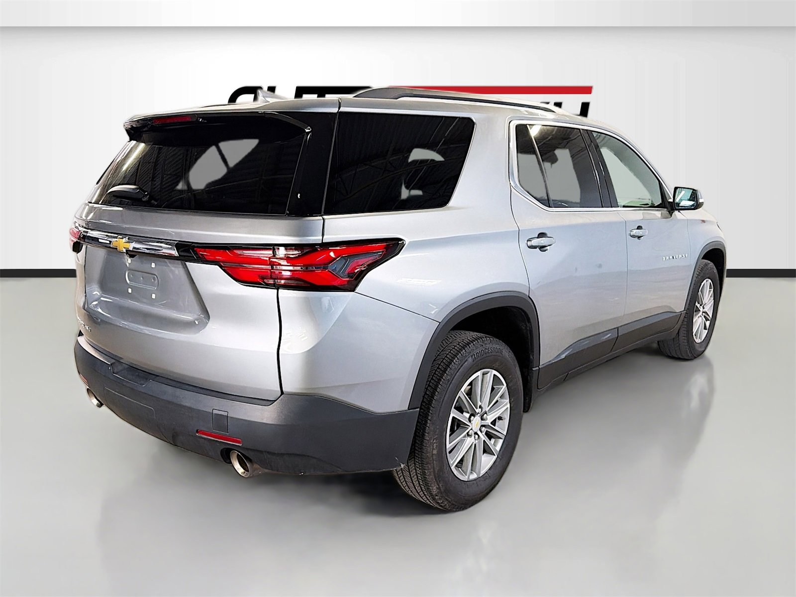 Used 2023 Chevrolet Traverse LT image 7