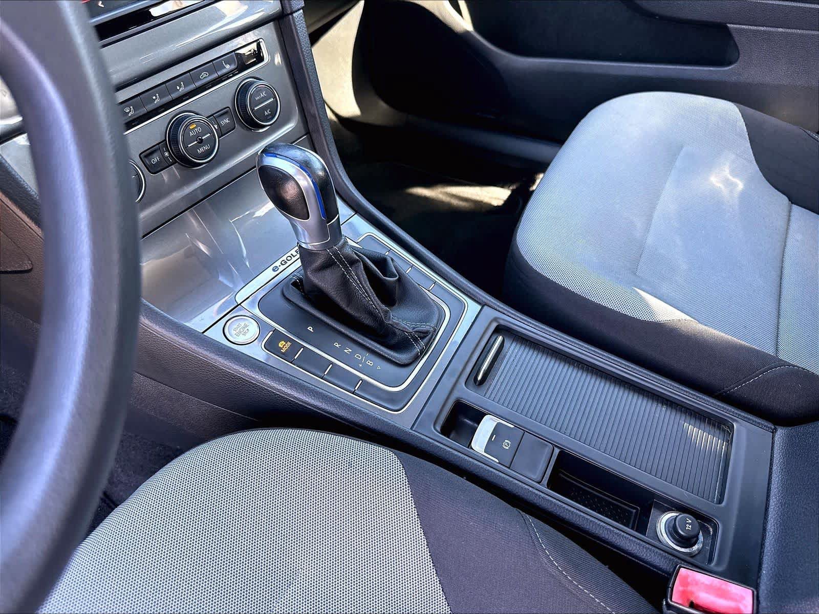 Used 2016 Volkswagen e-Golf SE w/ DC Fast Charging Package FWD image 21