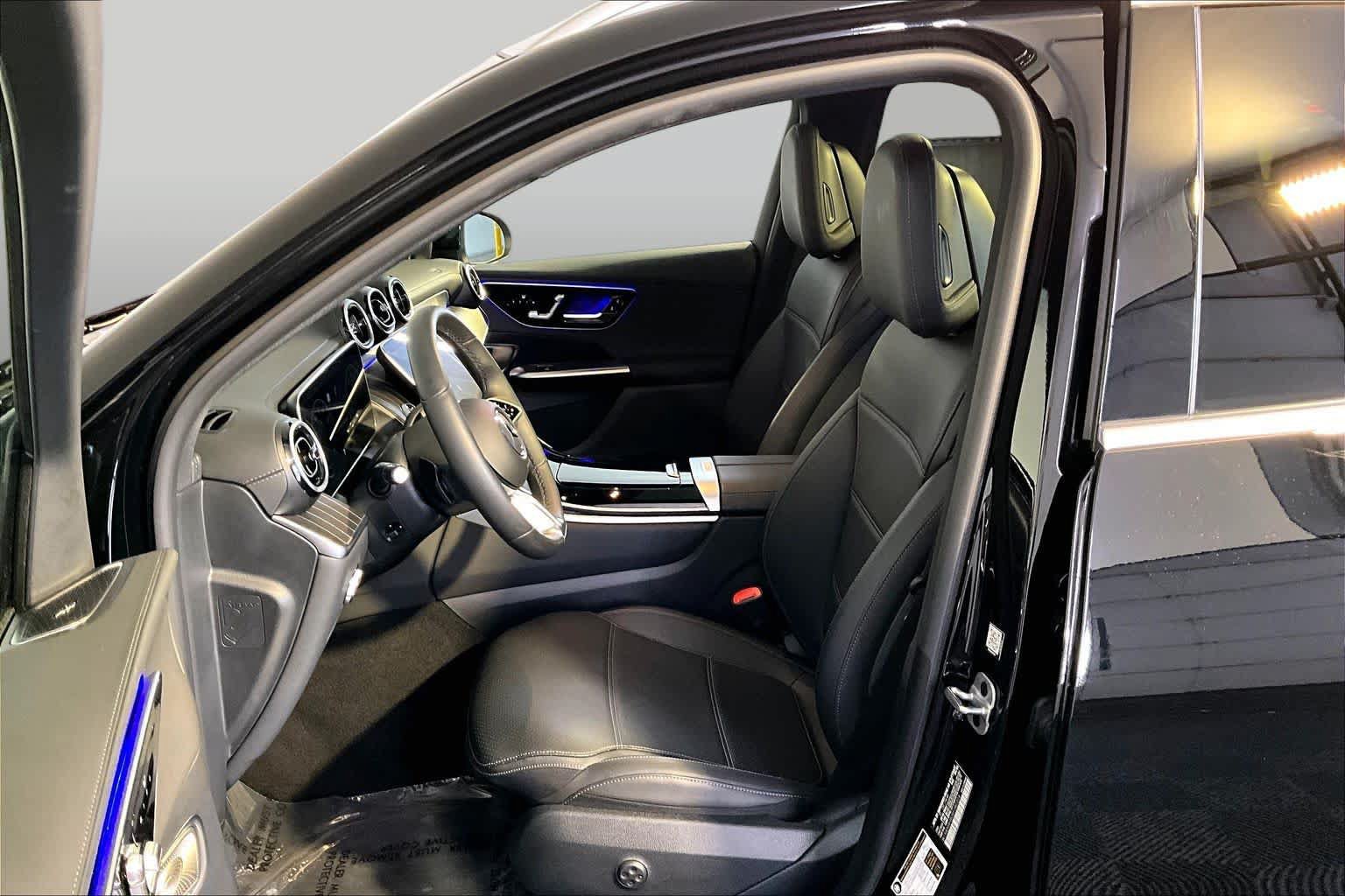 Used 2024 Mercedes-Benz GLC 300 4MATIC image 9