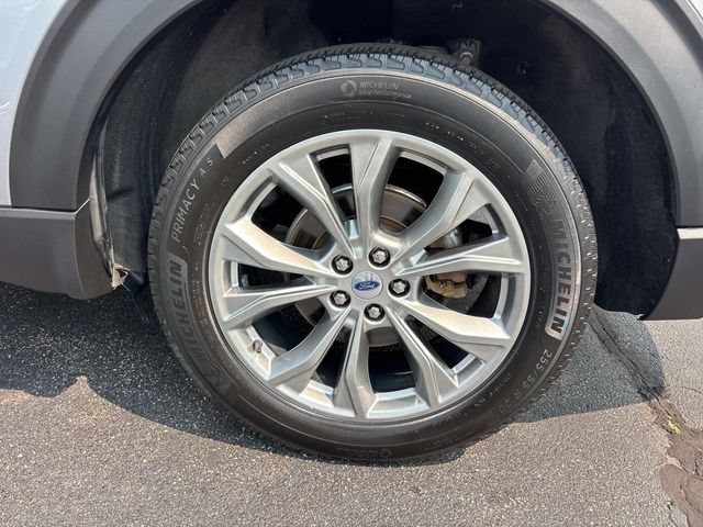 Used 2022 Ford Explorer XLT w/ Equipment Group 202A AWD/4WD image 11
