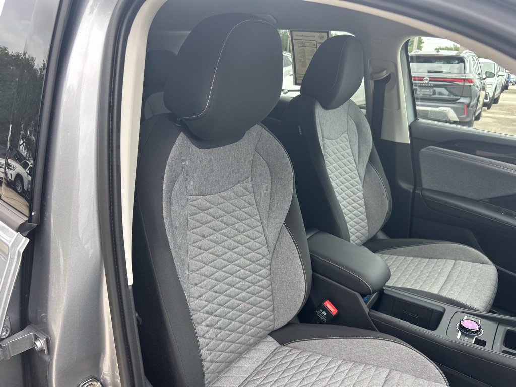 Used 2025 Volkswagen Tiguan S FWD image 37