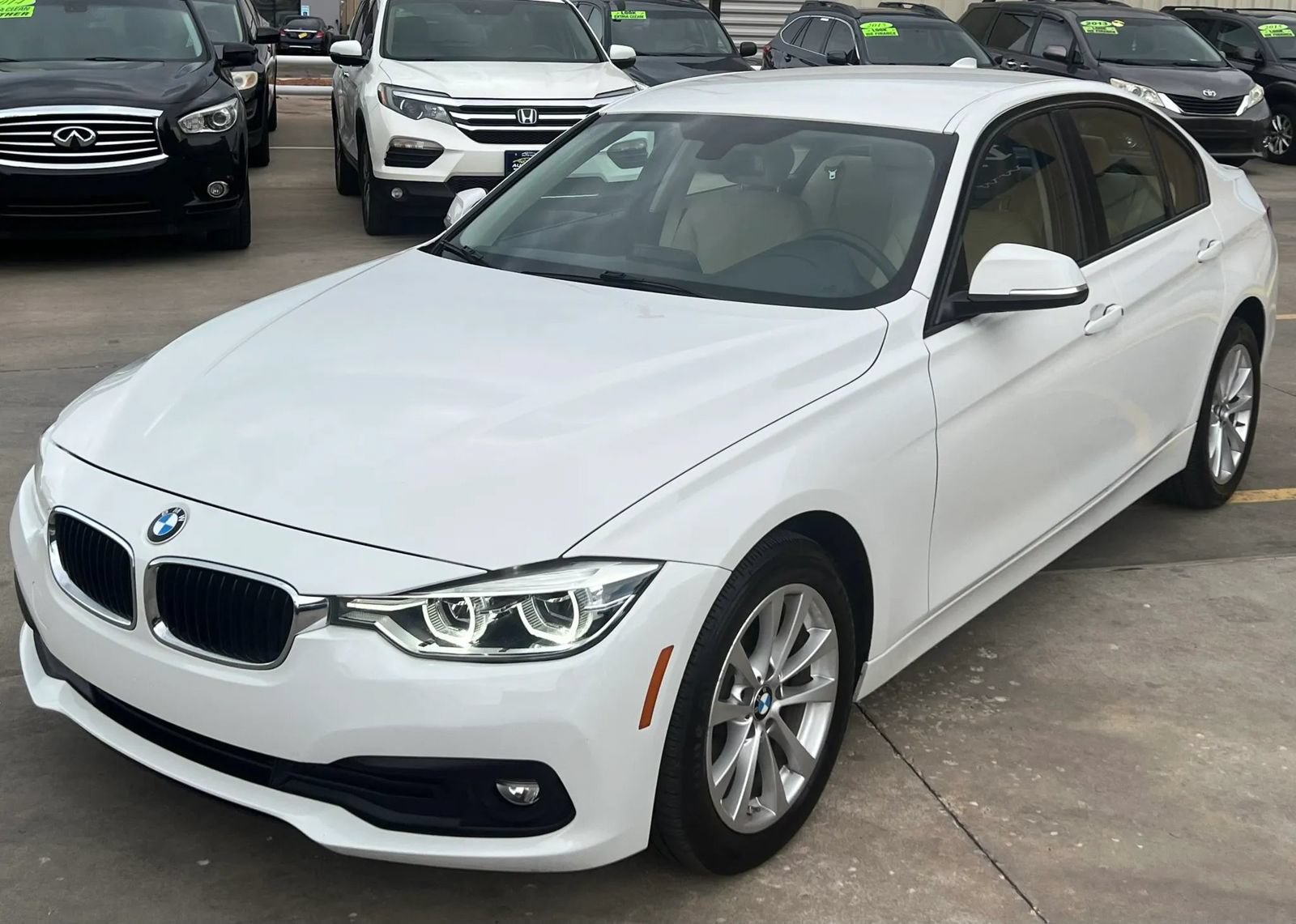 Used 2018 BMW 320i xDrive Sedan AWD/4WD image 6