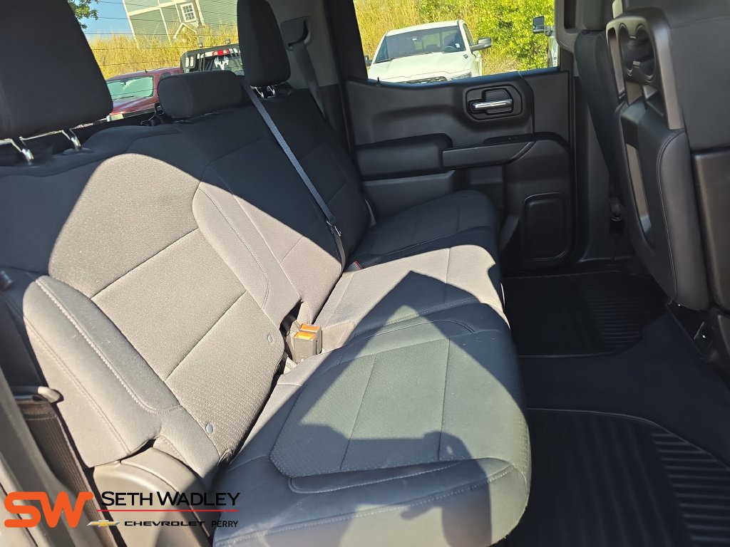 Used 2019 Chevrolet Silverado 1500 Custom w/ Custom Value Package AWD/4WD image 12