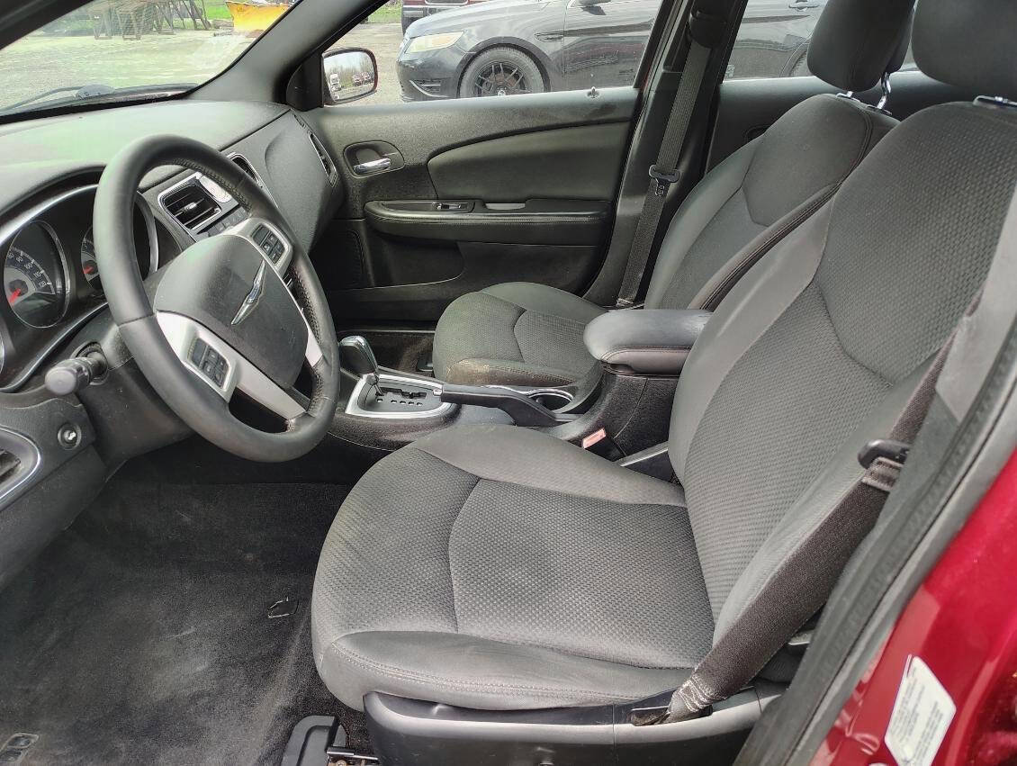 Used 2011 Chrysler 200 Touring image 6