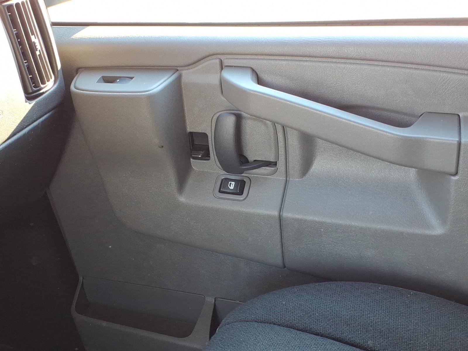 Used 2024 GMC Savana 2500 w/ Driver Convenience Package RWD image 21