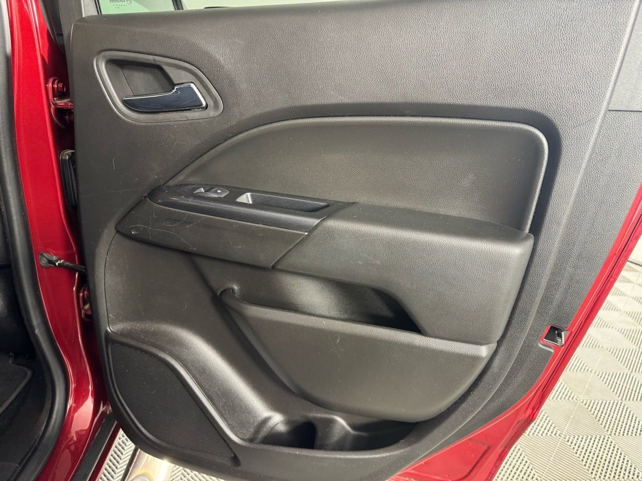 Used 2017 Chevrolet Colorado LT w/ LT Convenience Package image 22