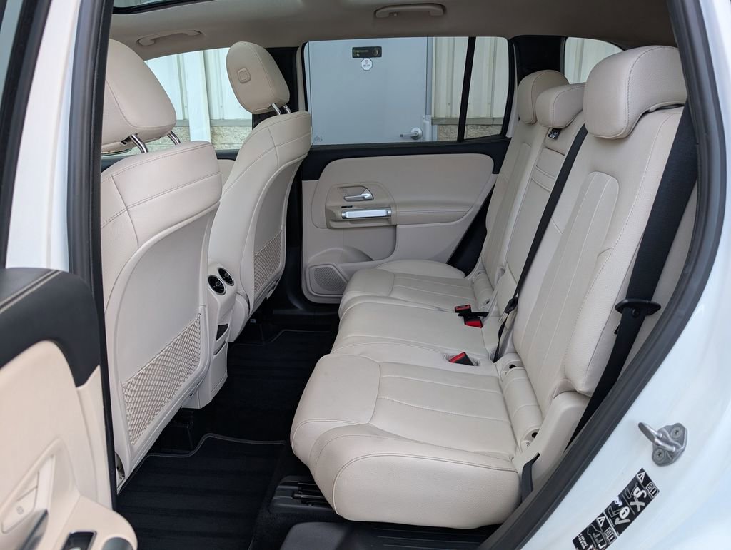 Used 2021 Mercedes-Benz GLB 250 image 12