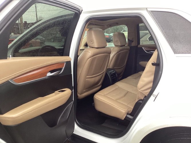 Used 2017 Cadillac XT5 Platinum image 6