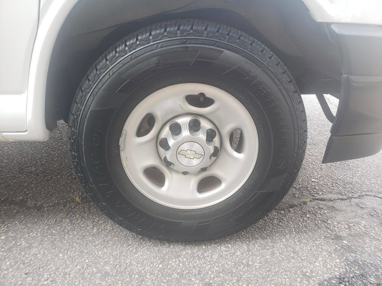 Used 2021 Chevrolet Express 2500 w/ Driver Convenience Package image 5