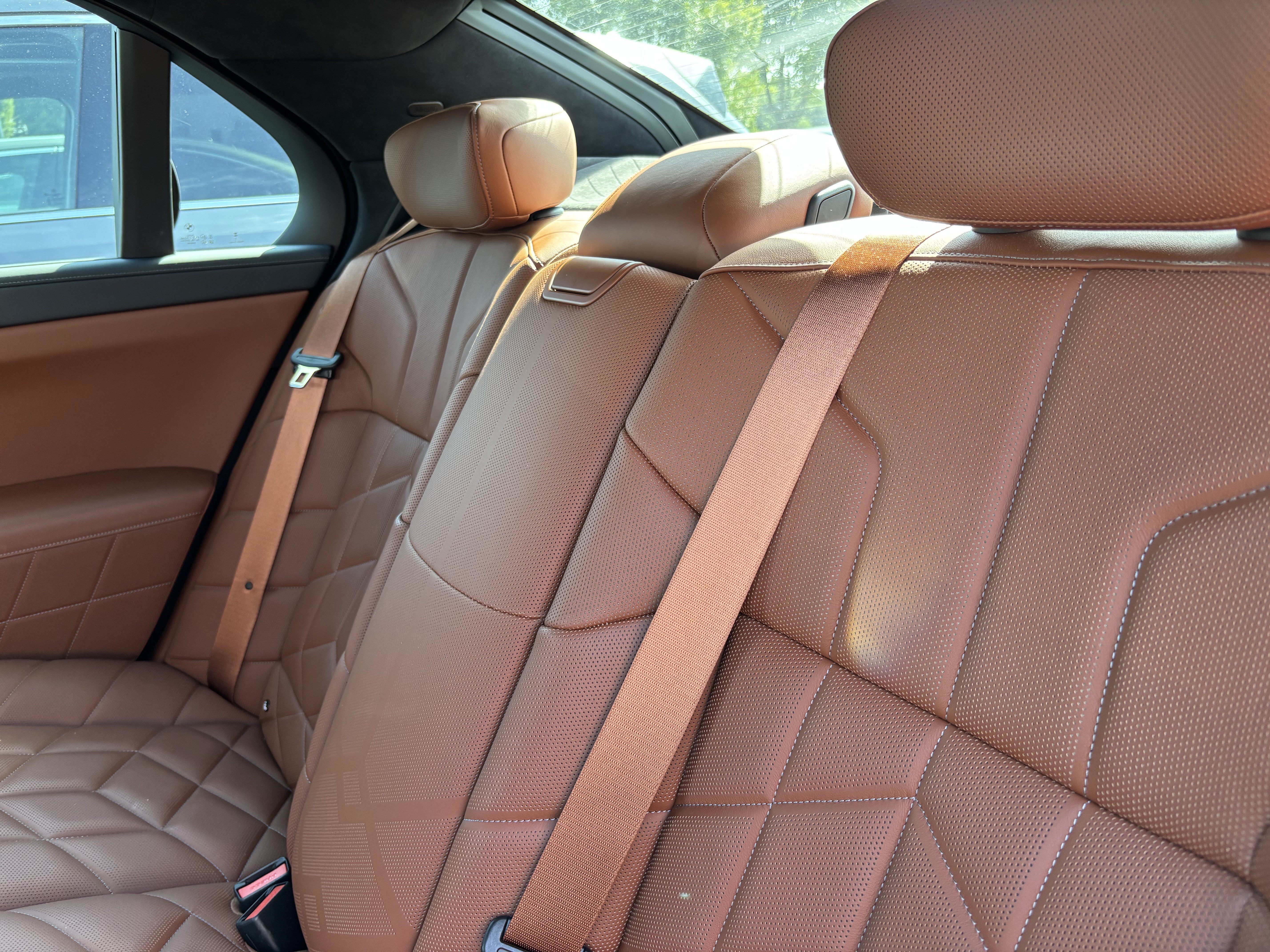 Certified 2025 BMW 750e xDrive w/ Executive Package AWD/4WD image 33