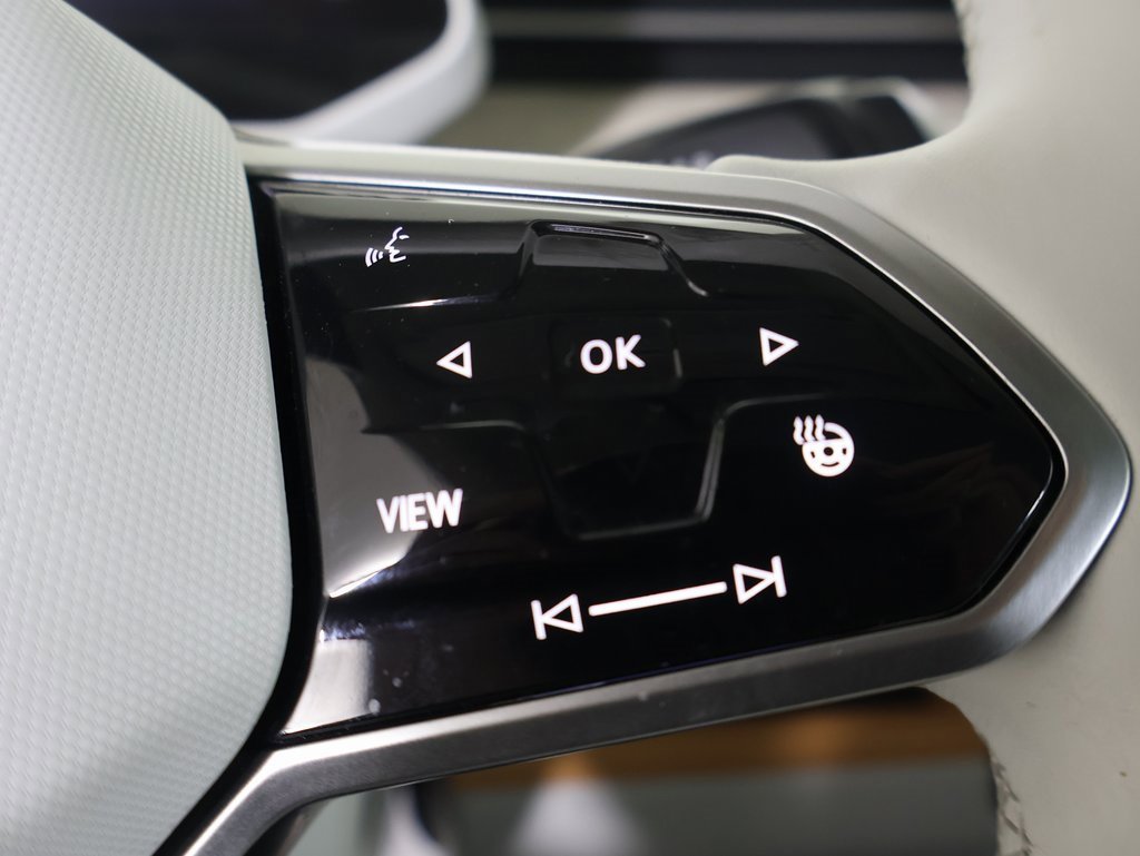 Used 2025 Volkswagen ID. Buzz 1st Edition image 34