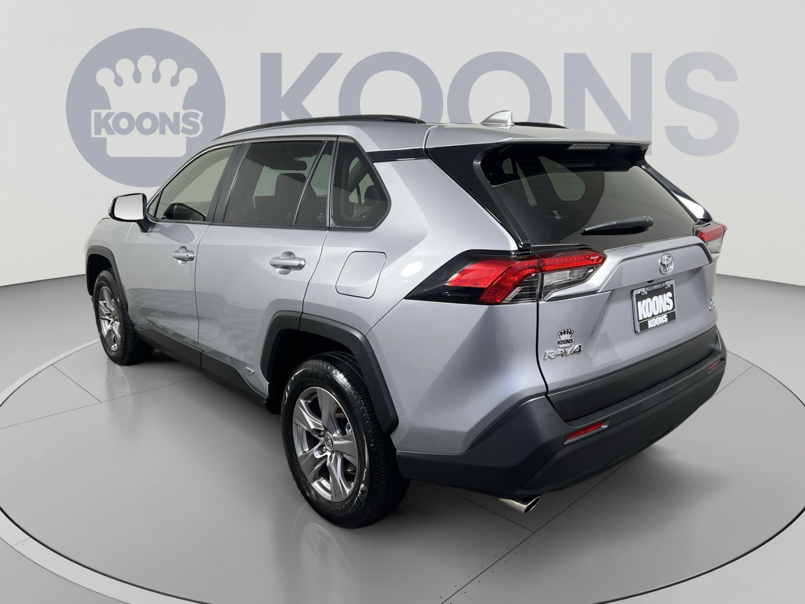 Used 2025 Toyota RAV4 XLE AWD/4WD image 8