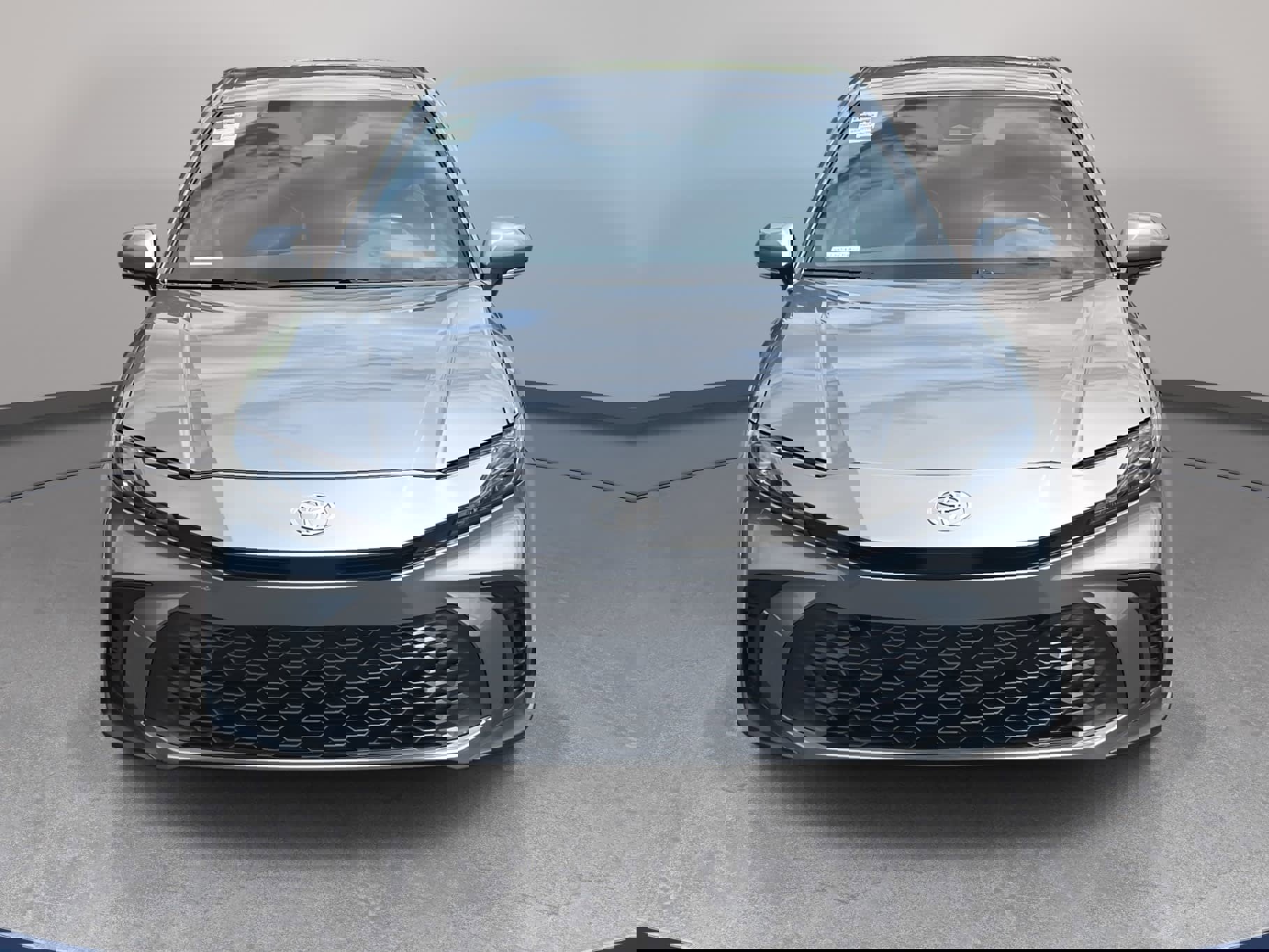 Used 2025 Toyota Camry SE w/ Convenience Package FWD image 2