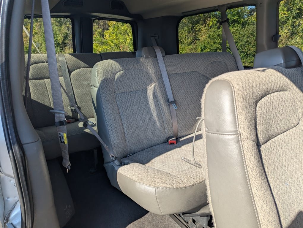 Used 2023 Chevrolet Express 3500 LS w/ Chrome Appearance Package RWD image 9
