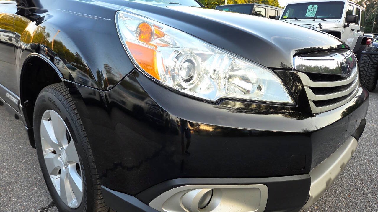 Used 2010 Subaru Outback 2.5i Limited AWD/4WD image 20