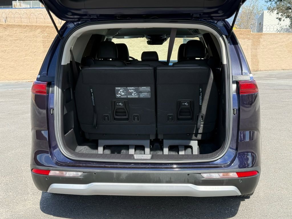 Used 2023 Kia Carnival LX image 18