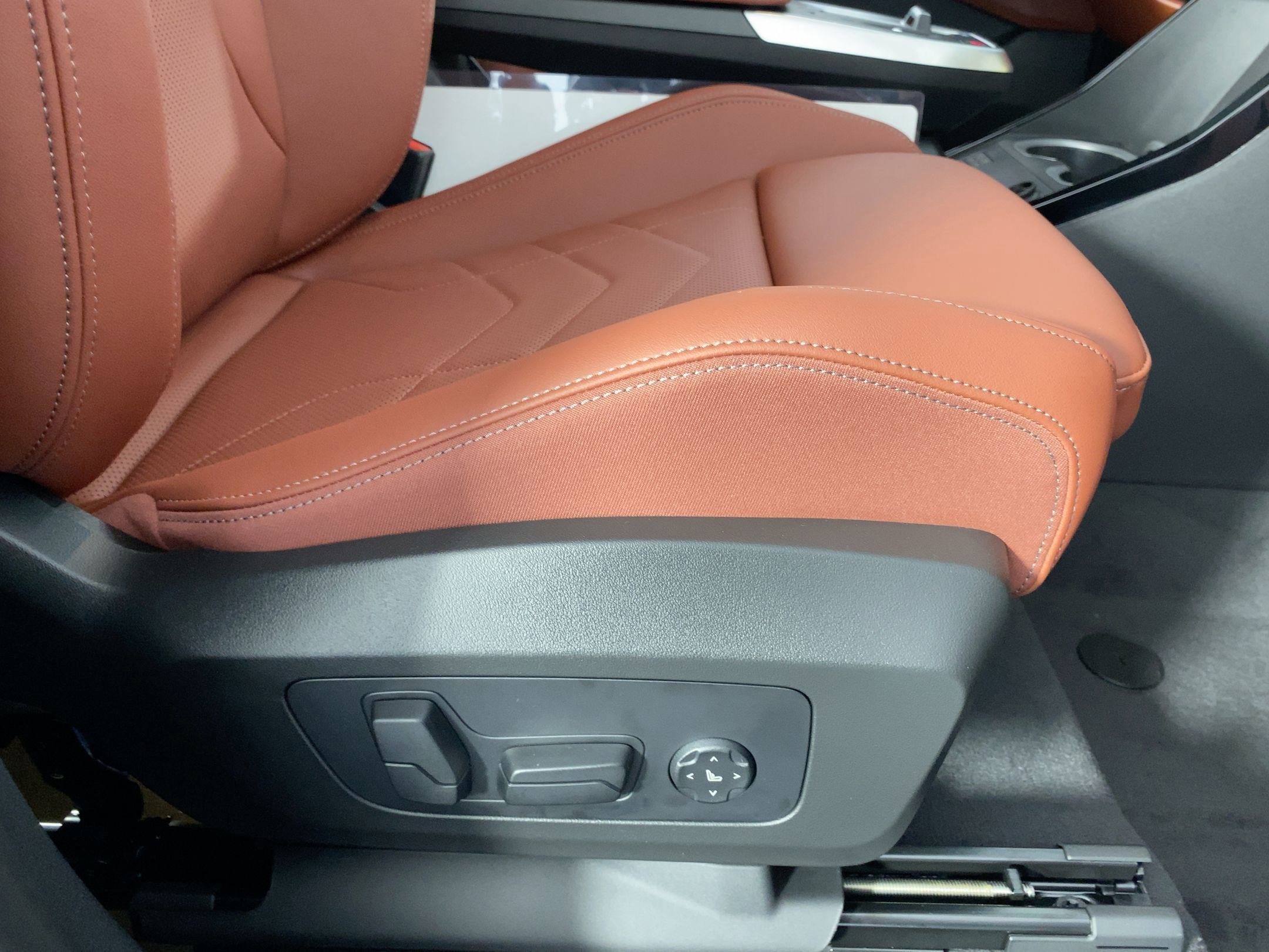 Used 2026 BMW X1 xDrive28i w/ Technology Package image 32