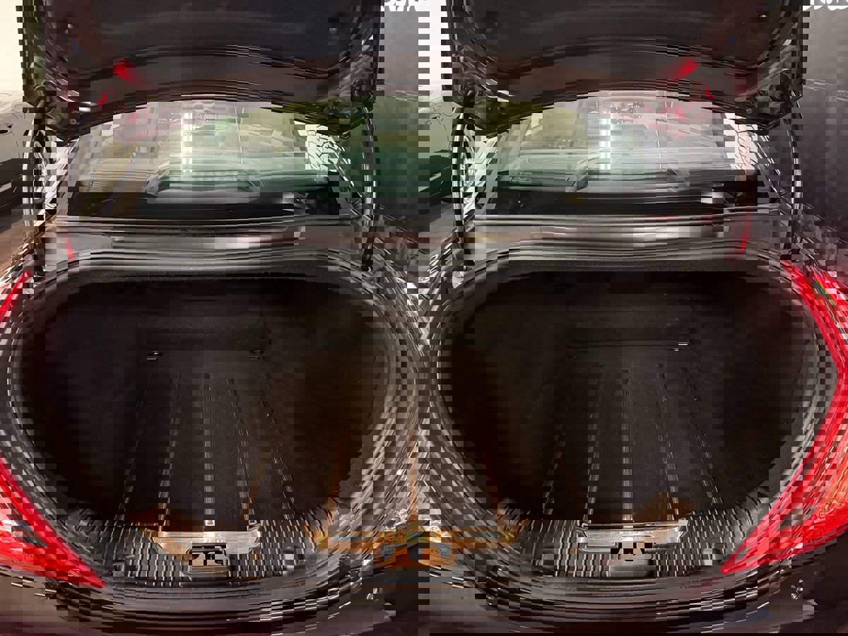 Used 2011 Jaguar XJ L image 17