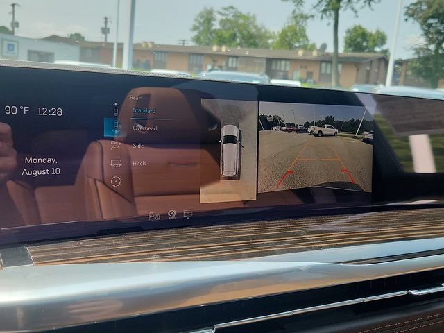 New 2026 Cadillac Escalade Luxury w/ Touring Package AWD/4WD image 14