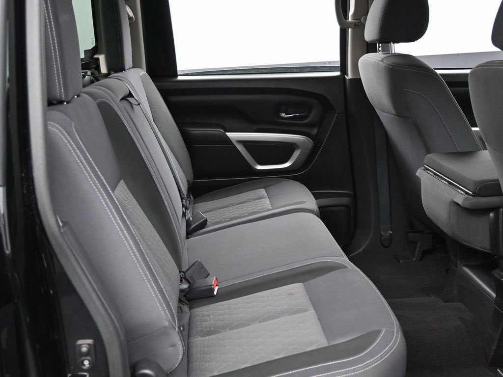 Used 2023 Nissan Titan SV image 29