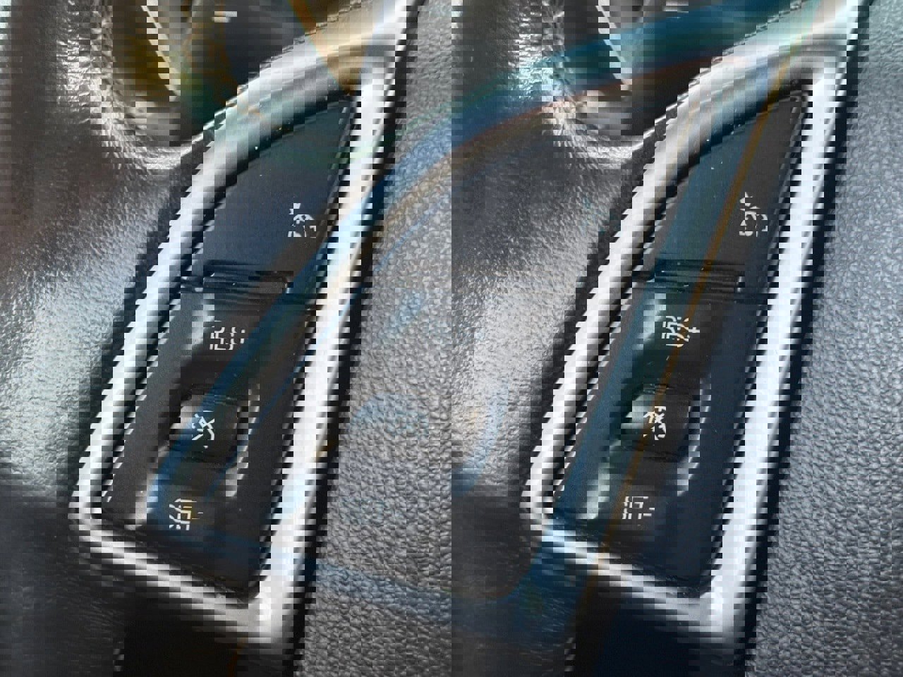 Used 2020 Chevrolet Camaro LT image 14