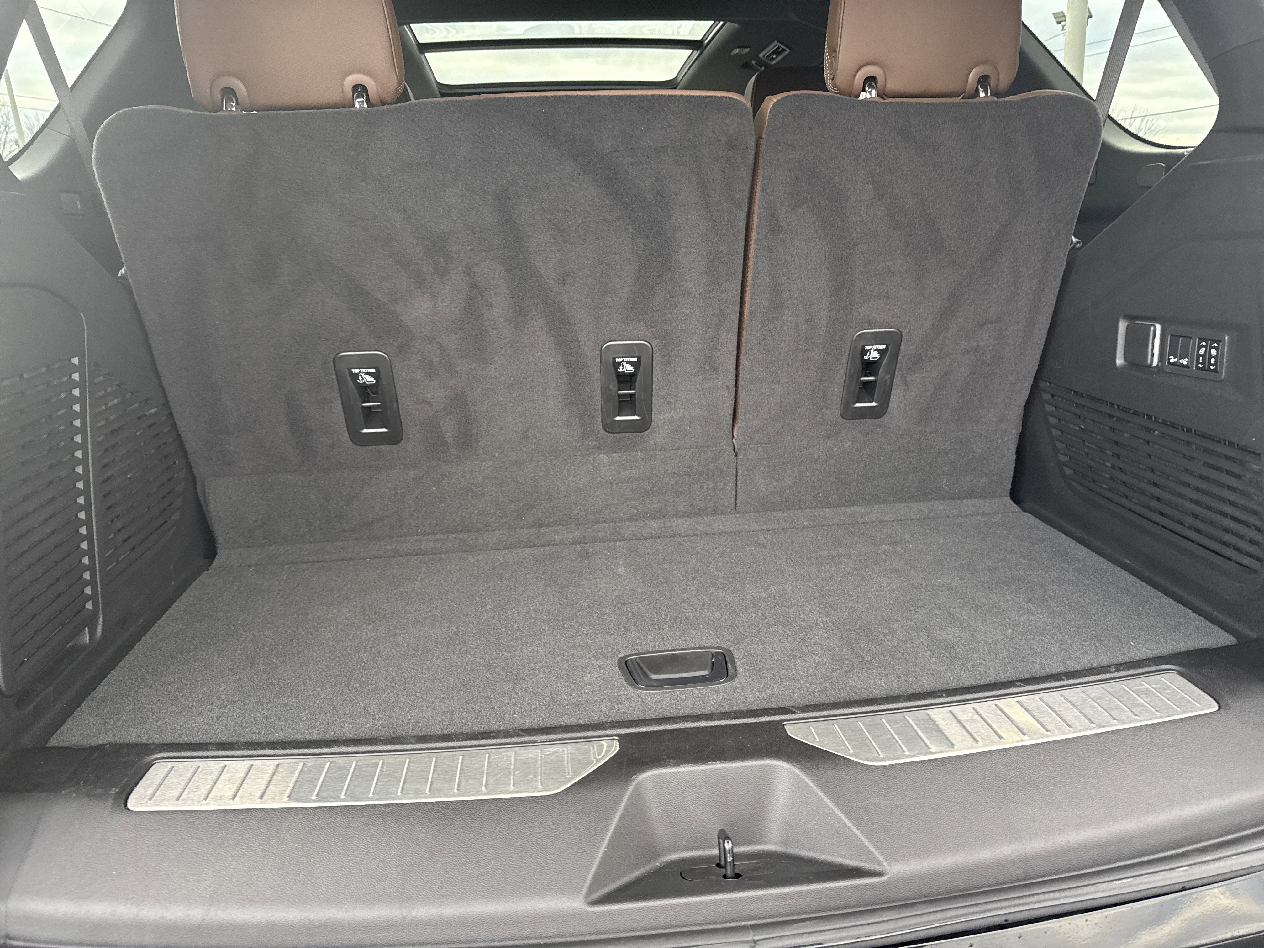 Used 2024 Chevrolet Tahoe High Country image 5